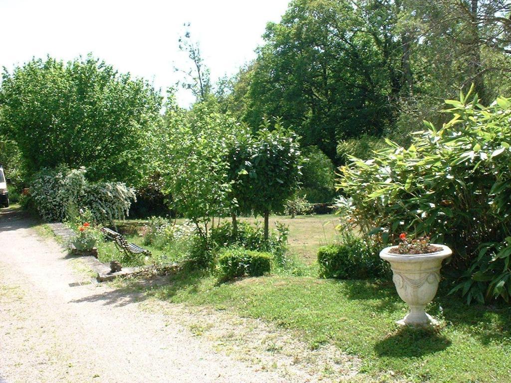 Domaine De La Dame De Lauriere Solignac Exterior photo